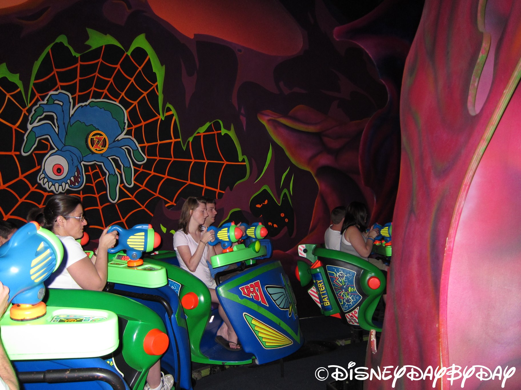 Magic Kingdom: Buzz Lightyear’s Space Ranger Spin | DisneyDayByDay